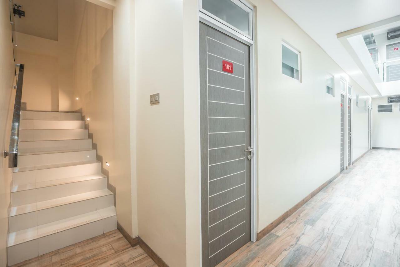 Super Oyo 1487 Residence Khoe Jakarta Kültér fotó